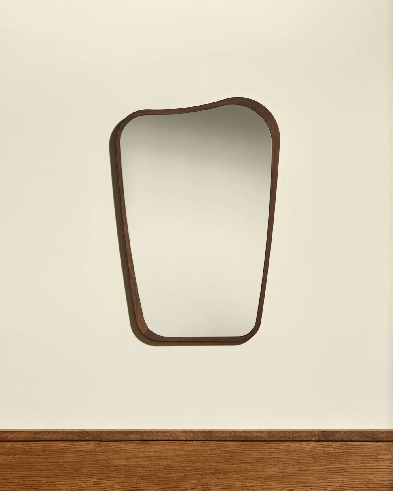 Hot Miroir Organique - Noyer Miroirs